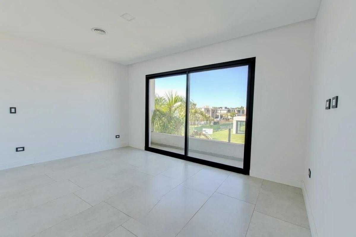 Foto de VENTA CASA Terralagos 5 ambientes, imagen 2