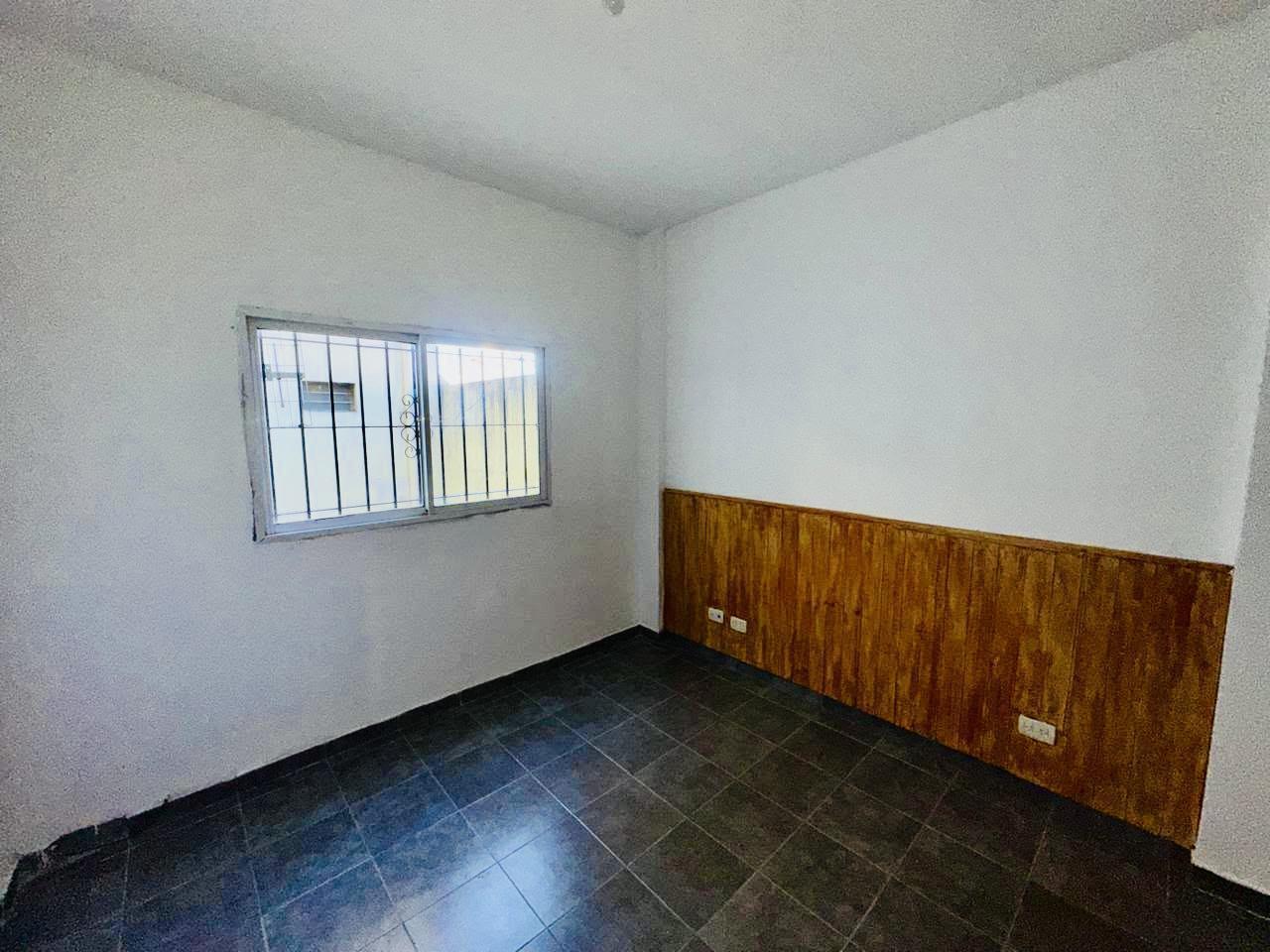 Foto de Dos Ambientes Departamento en Monte Grande Alquiler, imagen 2