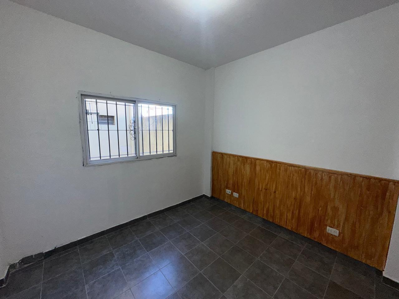 Foto de Dos Ambientes Departamento en Monte Grande Alquiler, imagen 3