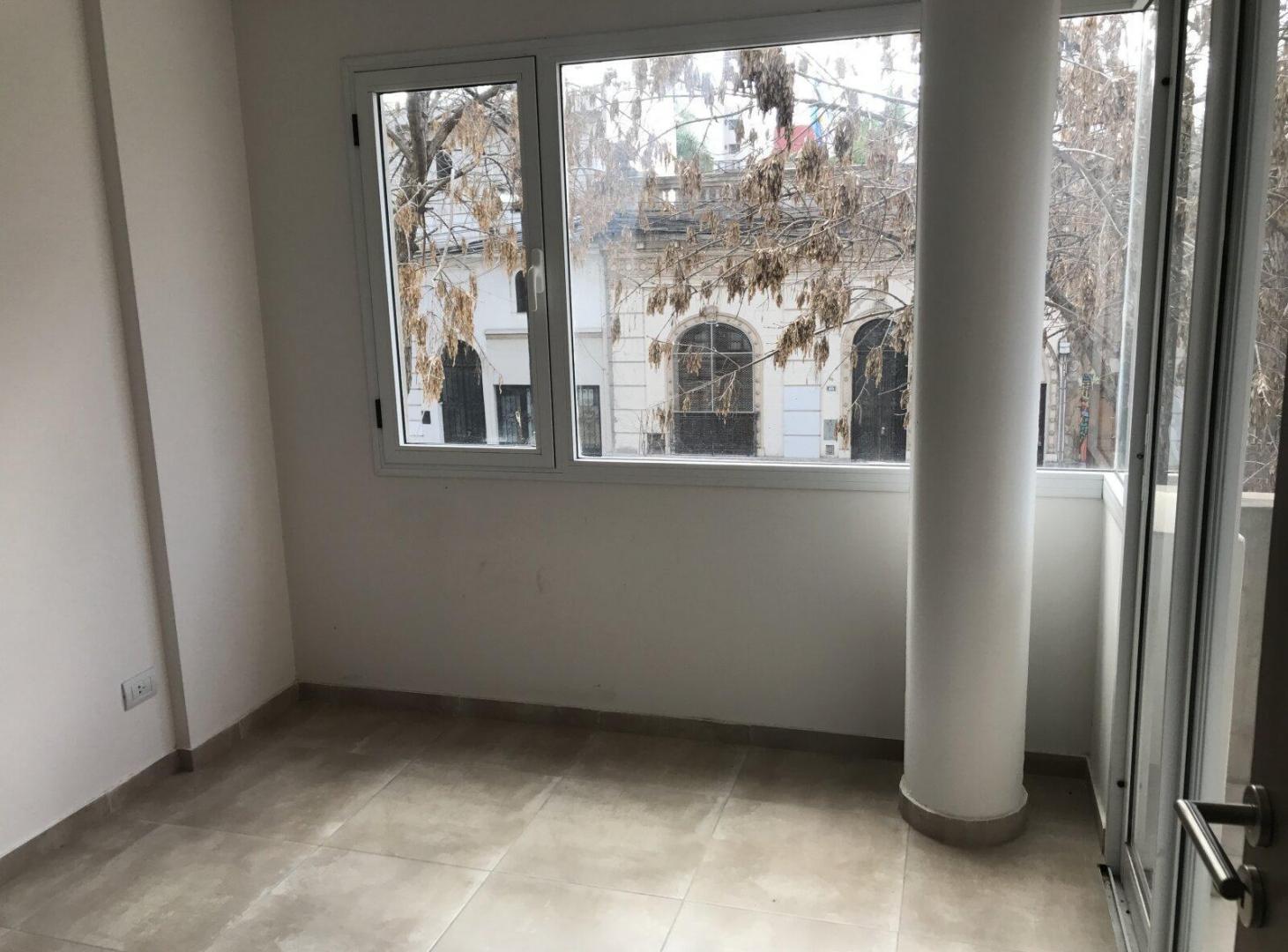 Foto de Departamento de un dormitorio, amplio balcon al frente. + Cochera, imagen 4