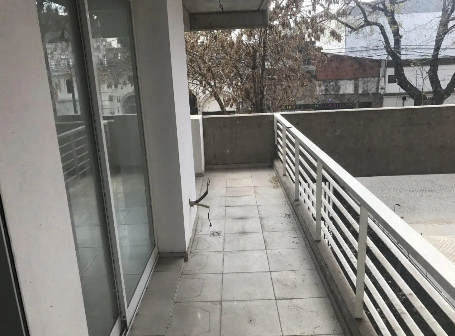 Departamento  de un dormitorio, amplio balcon al frente. +  Cochera 2