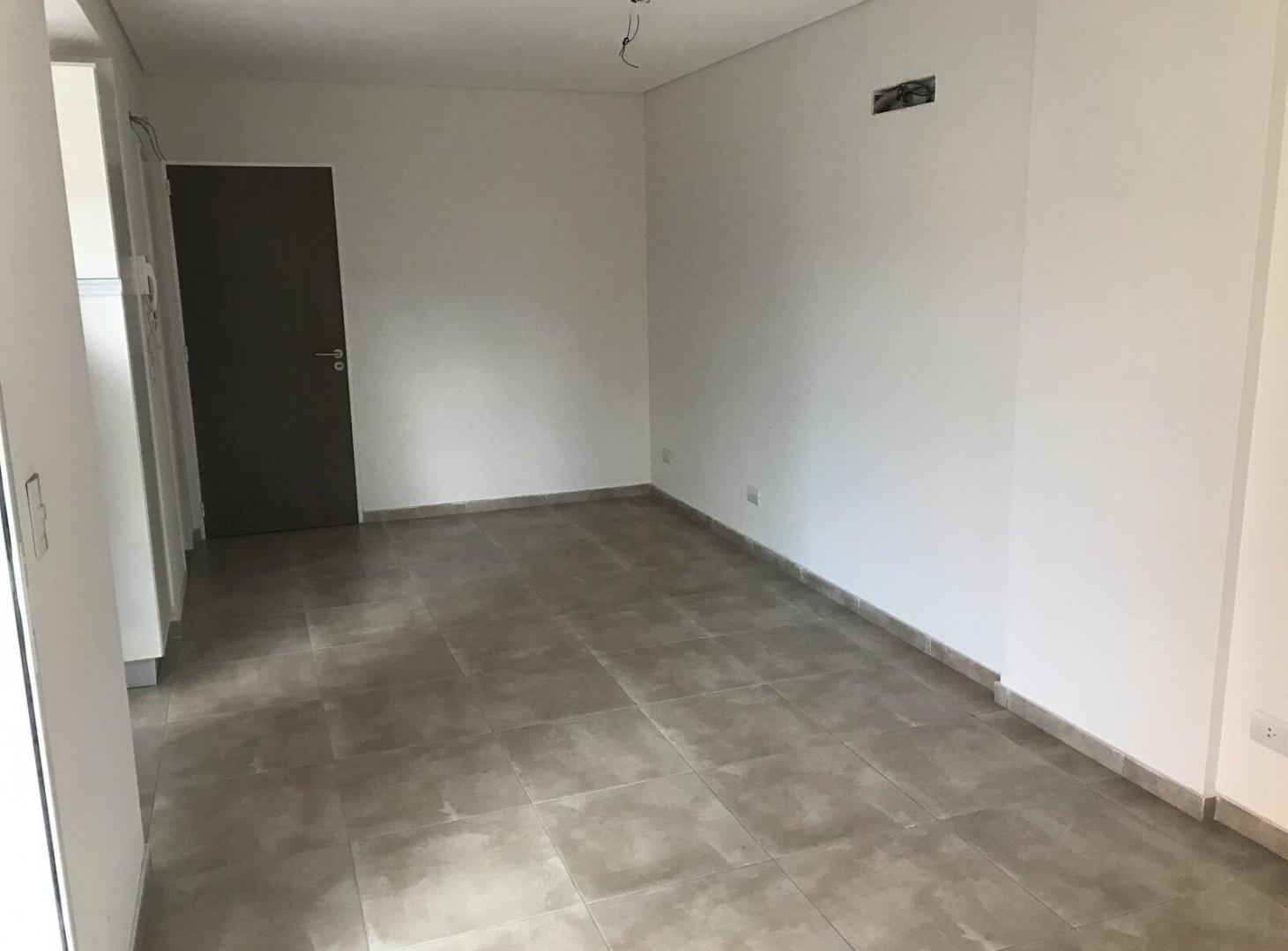 Foto de Departamento de un dormitorio, amplio balcon al frente. + Cochera, imagen 1