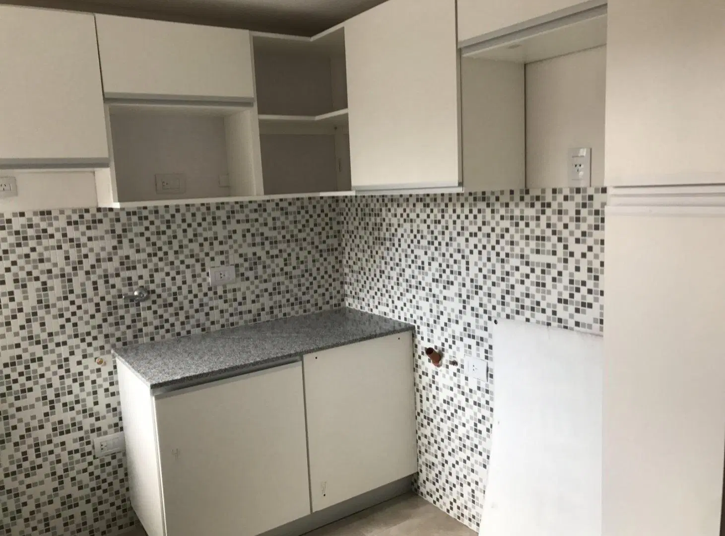 Departamento  de un dormitorio, amplio balcon al frente. +  Cochera 8