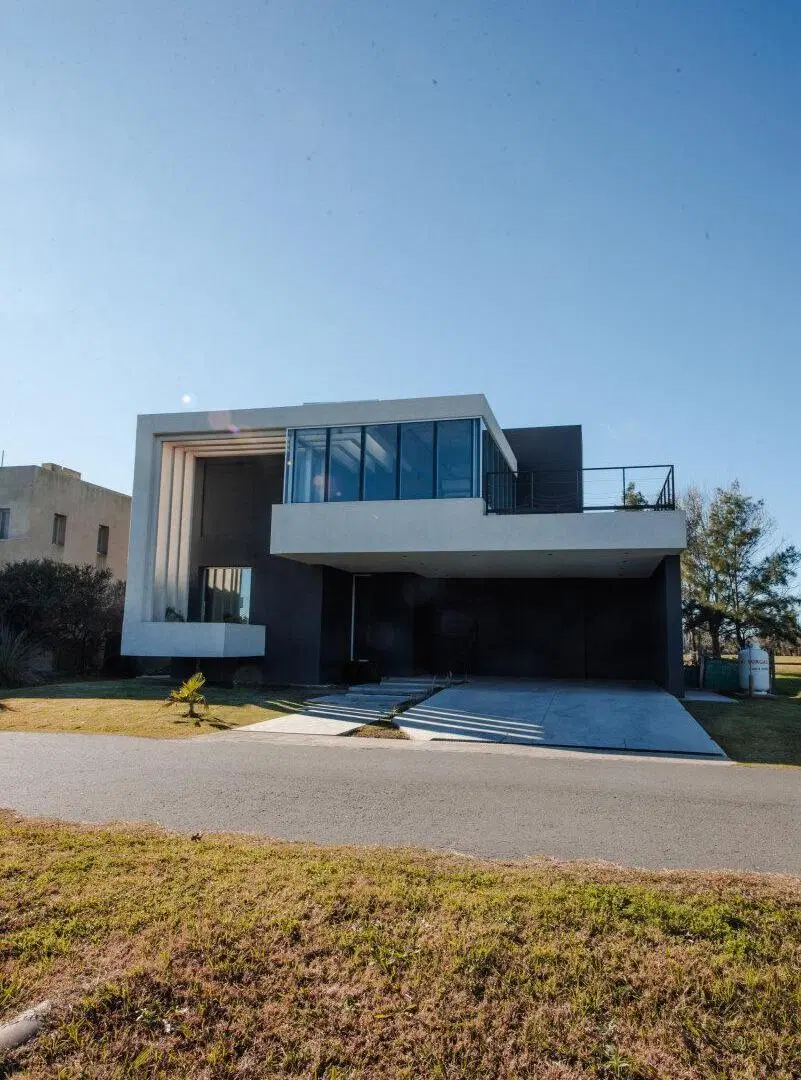 Exclusiva casa de categoría en La Rinconada Club de Campo 4