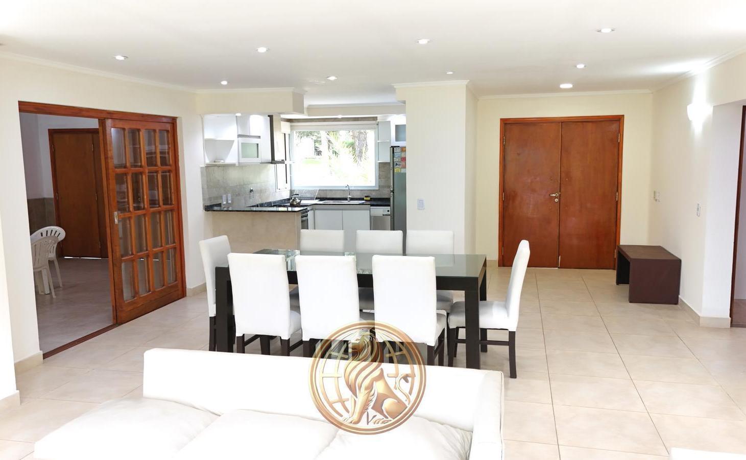 Foto de Alquiler casa Pinamar Barrio Alamos pileta, imagen 3