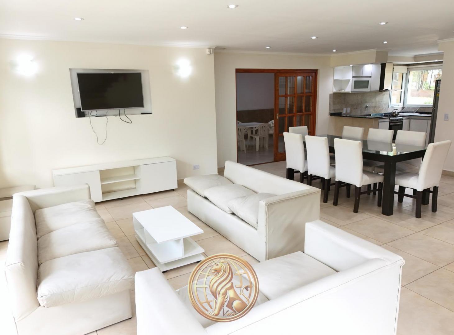 Foto de Alquiler casa Pinamar Barrio Alamos pileta, imagen 5
