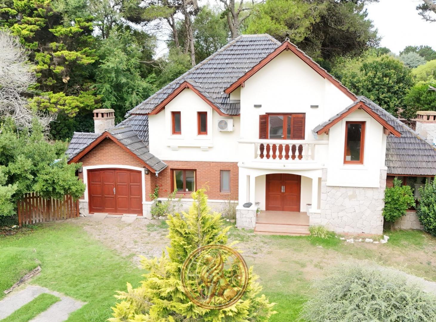Foto de Alquiler casa Pinamar Barrio Lasalle pileta, imagen 3