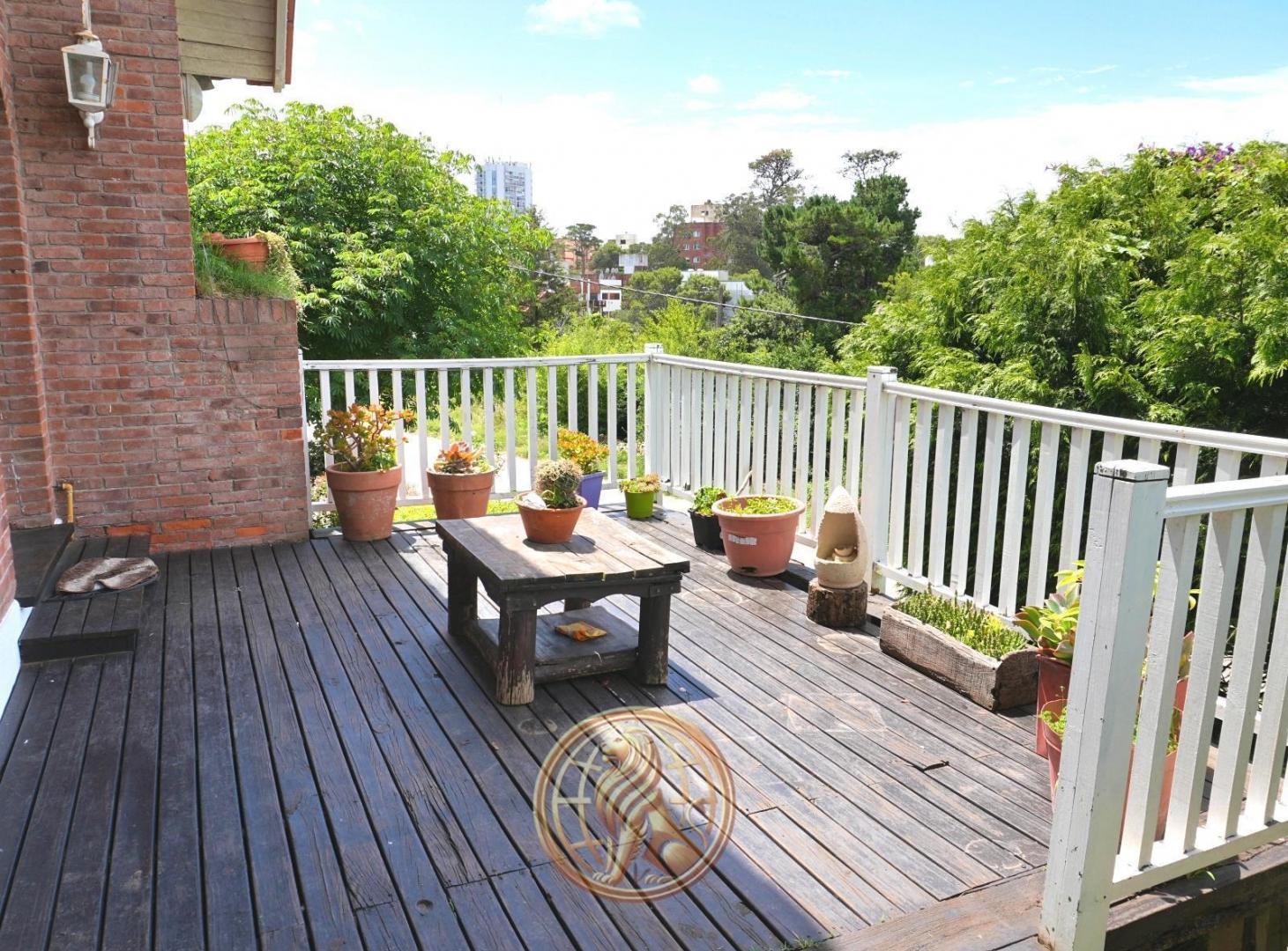 Alquiler temporada 2026 Pinamar 6 ambientes 5 baños con piscina