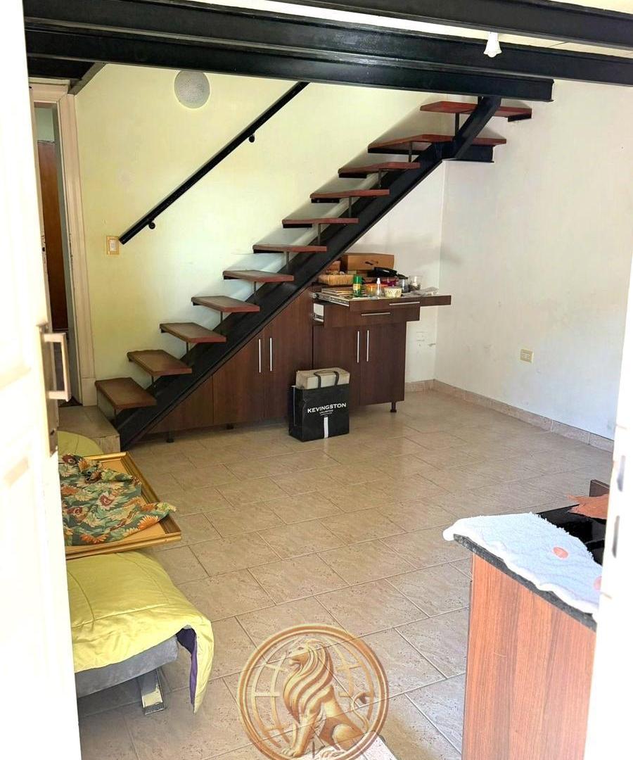 Foto de Venta Casa en Ezpeleta Ideal dos familias, vivienda y emprendimiento Oportunidad, imagen 1
