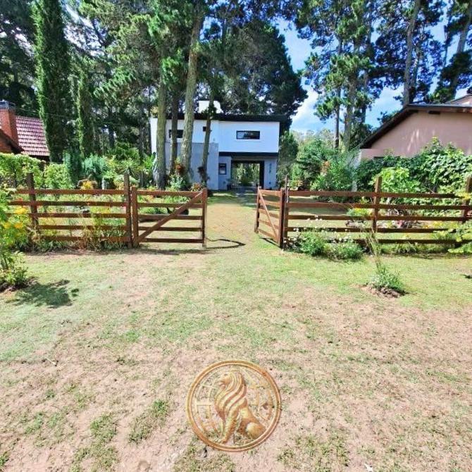 Foto de Venta Casa La Lucila del Mar 4 ambientes, imagen 2