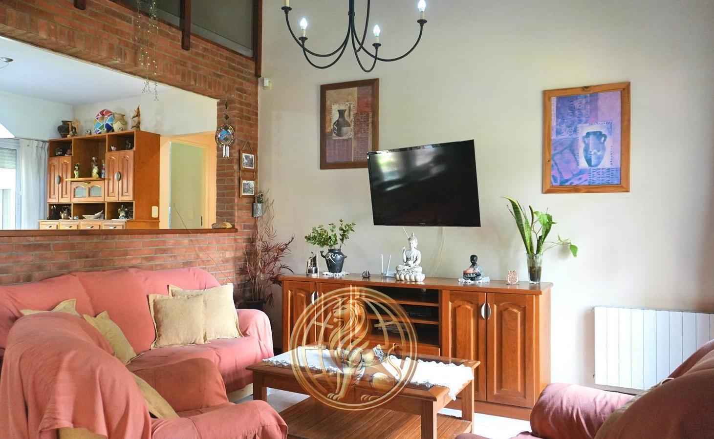 Foto de Venta Casa Pinamar Barrio B5 4 ambientes gas natural oportunidad, imagen 3