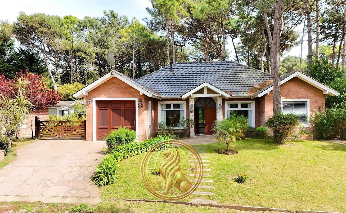 Foto de Venta Casa Pinamar Barrio B5 4 ambientes gas natural oportunidad, imagen 1