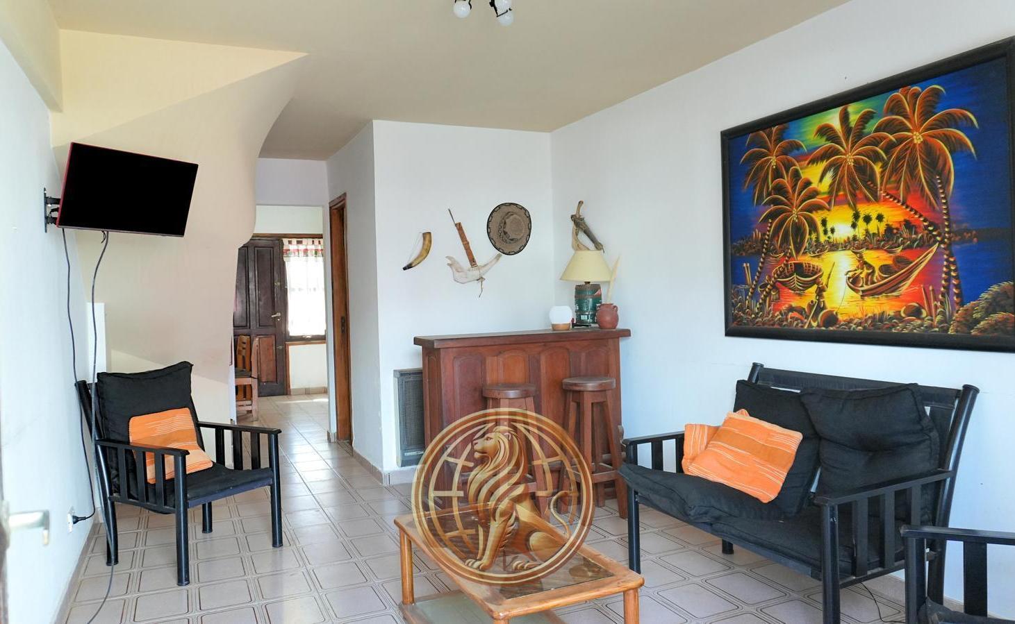 Foto de Venta Tríplex Villa Gesell a una cuadra del mar Oportunidad, imagen 2