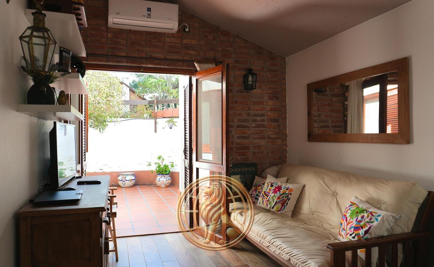 Foto de Venta PH Pinamar Dúplex 4 ambientes gas natural Oportunidad, imagen 2