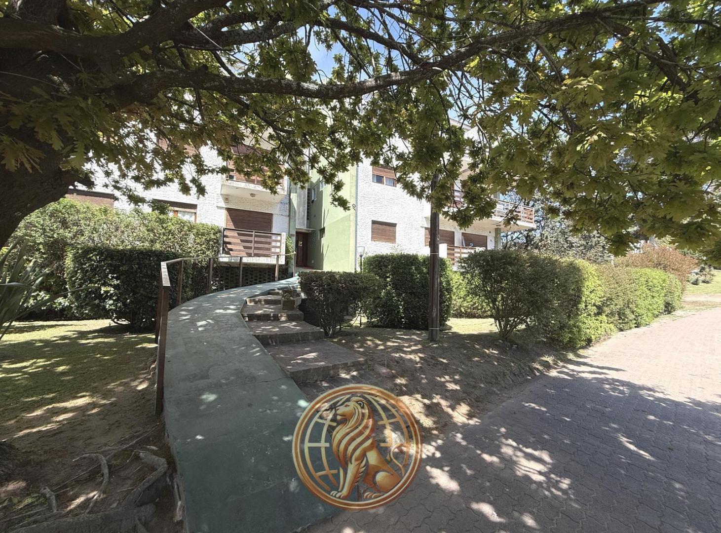 Foto de Venta Departamento Pinamar 4 ambientes gas natural Oportunidad, imagen 1