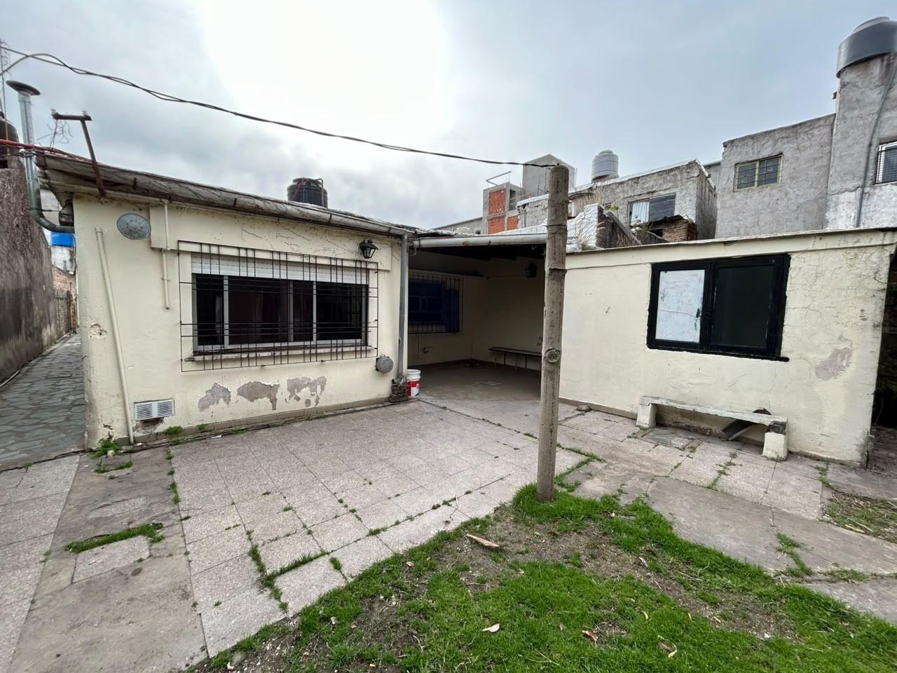 Foto de Casa en venta en San Miguel - PH al fondo, imagen 1