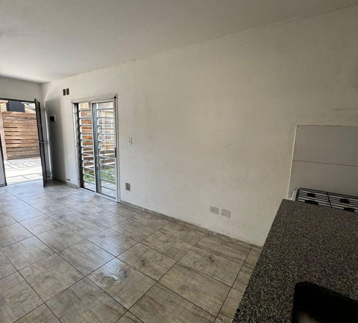 Foto de Departamento en alquiler en José C. Paz, imagen 3