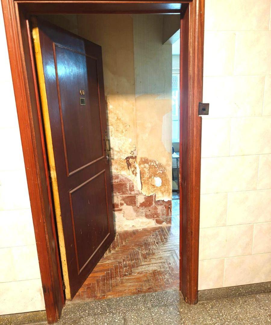 Foto de 4 AMBIENTES C/BALCON A REFACCIONAR-EXCELENTE UBICACIÓN-A 300 MTS PARQUE, imagen 4
