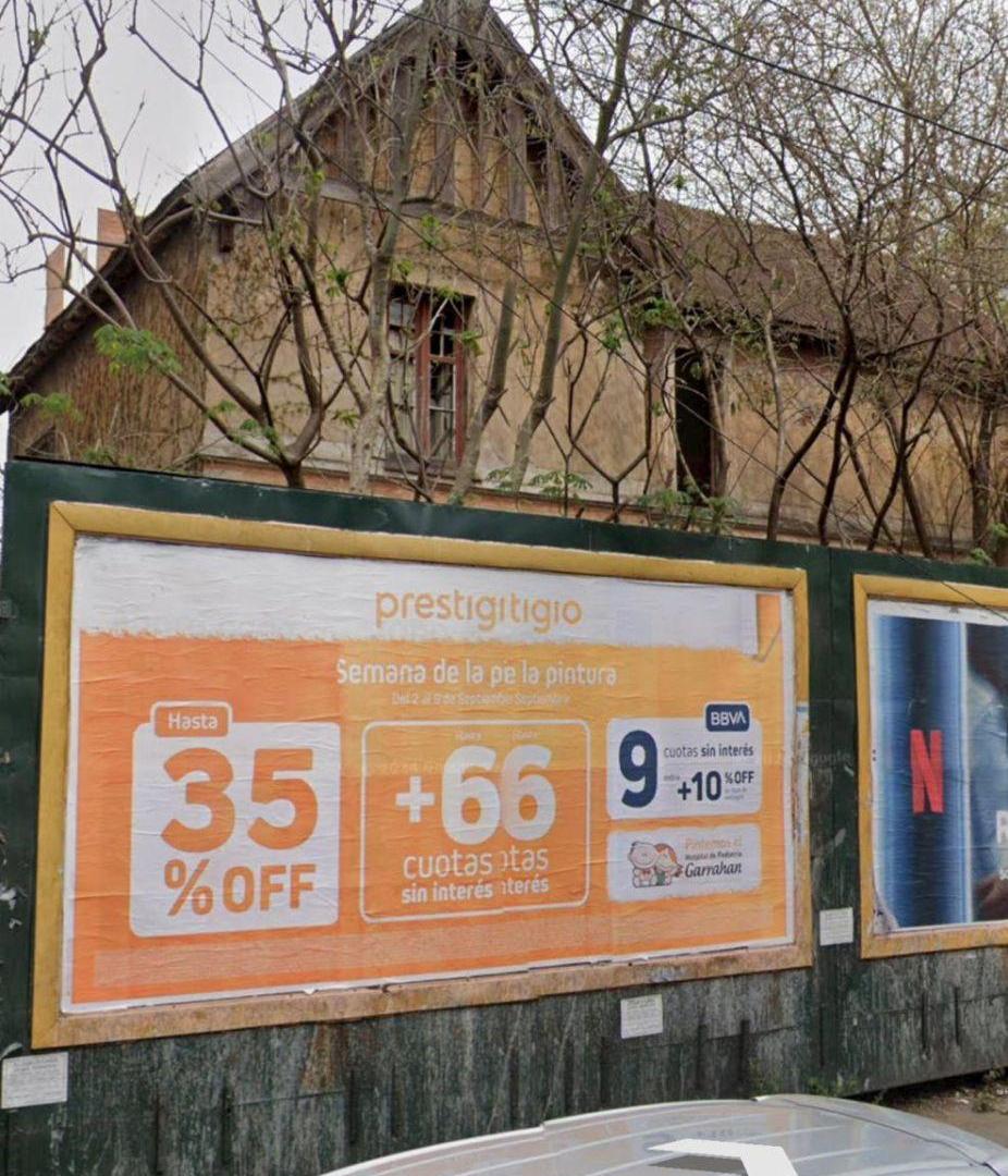 Casona en zona Comercial de Quilmes Centro para reciclar en un excelente predio de 1.350 m2.-