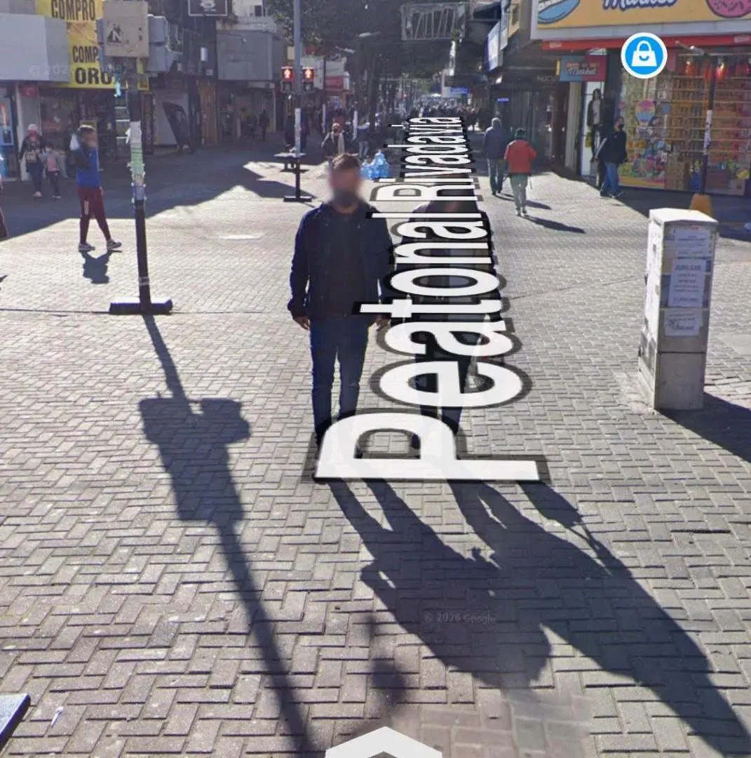 Local comercial de 100 m² en alquiler en Centro 4