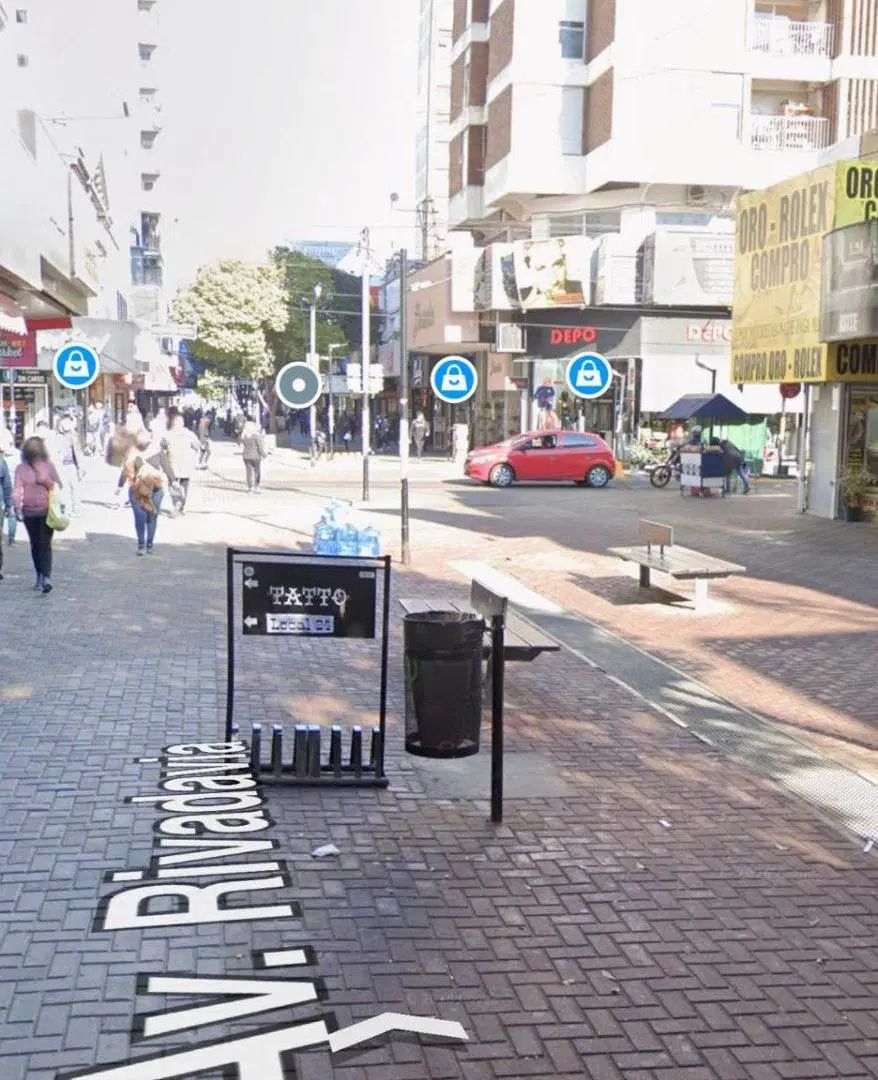 Local comercial de 100 m² en alquiler en Centro 3