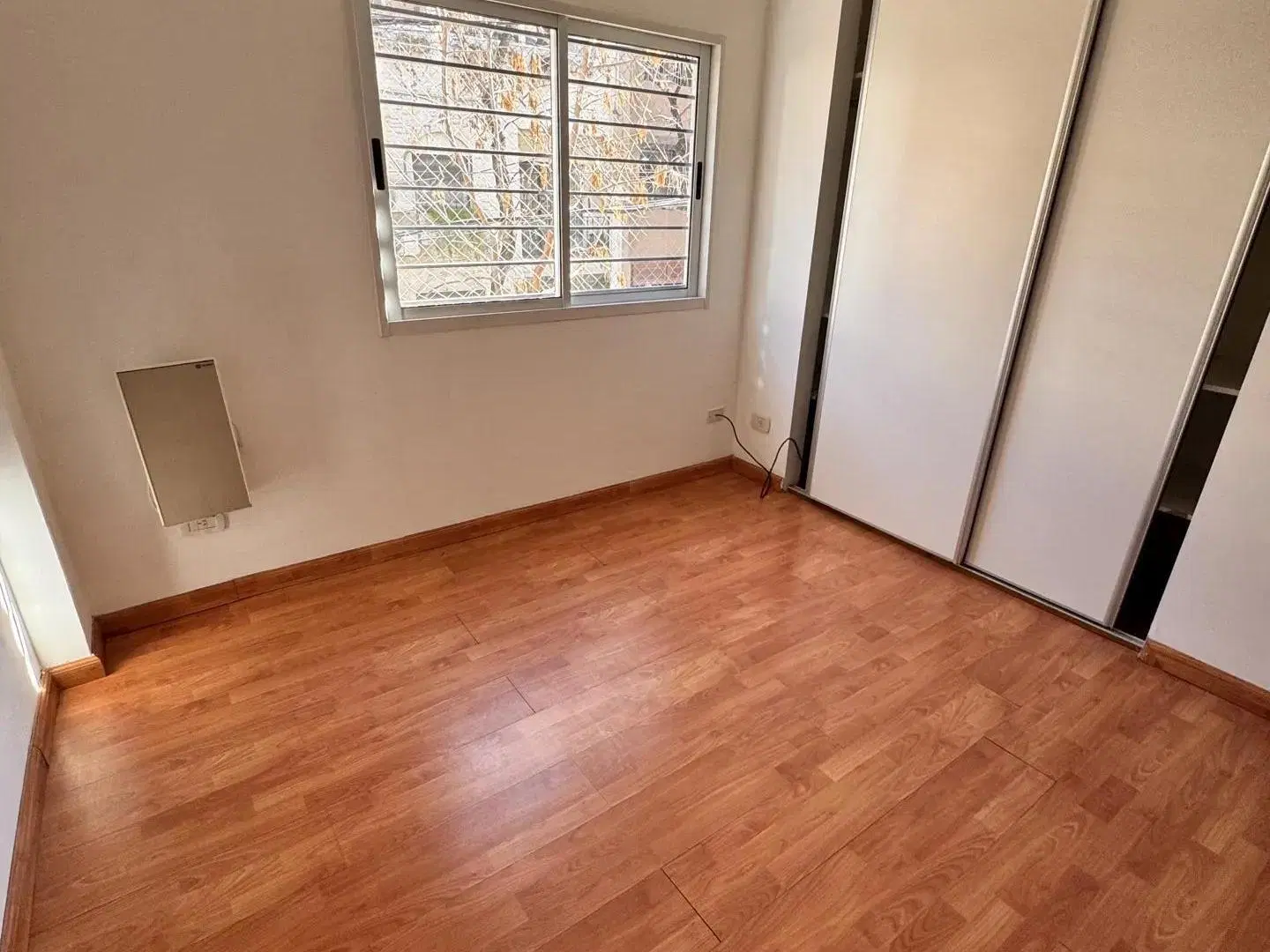 Semipiso 2 Ambientes Sobre Pasaje Bertres, A Metros De Goyena. Excelente 8