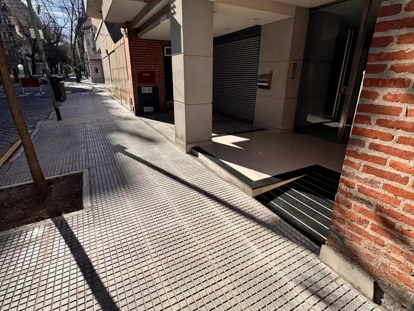 Semipiso 2 Ambientes Sobre Pasaje Bertres, A Metros De Goyena. Excelente 1