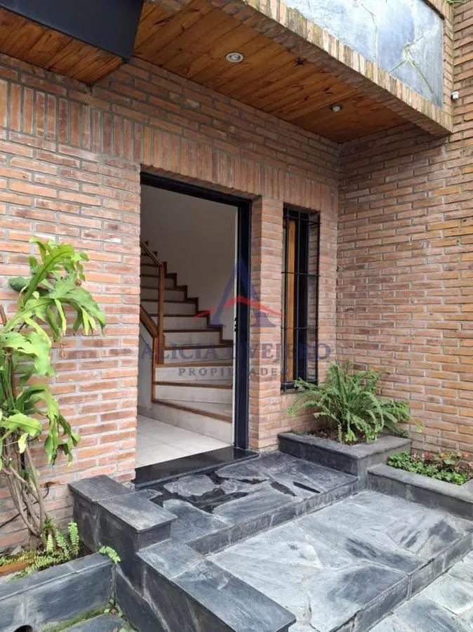 VENTA CASA  6 AMB  c/PILETA y QUINCHO - MUÑIZ  - SAN MIGUEL 4