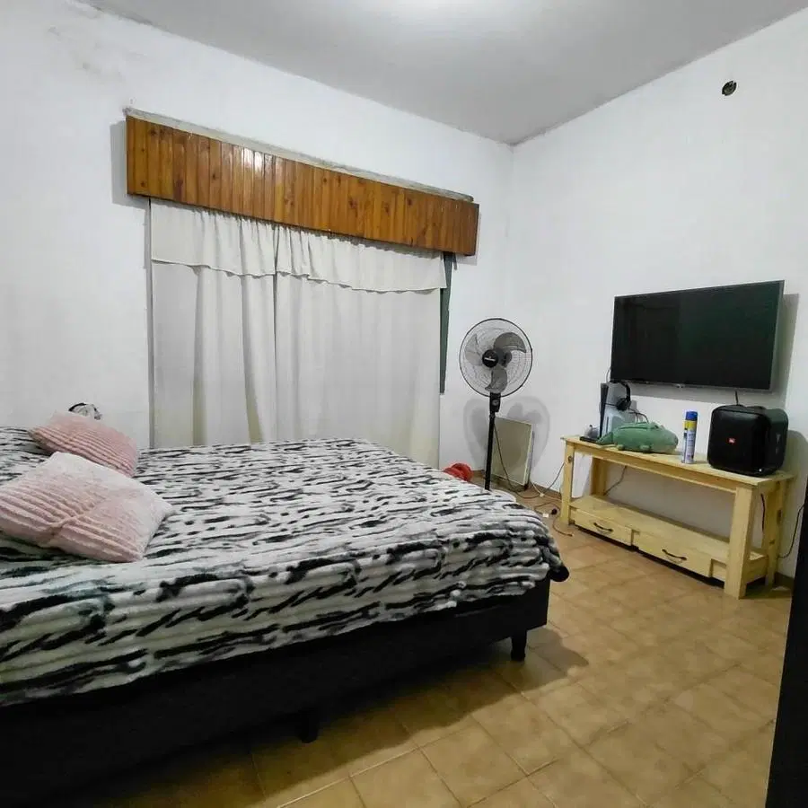 VENTA CASA 3 AMBIENTES CON COCHERA 2
