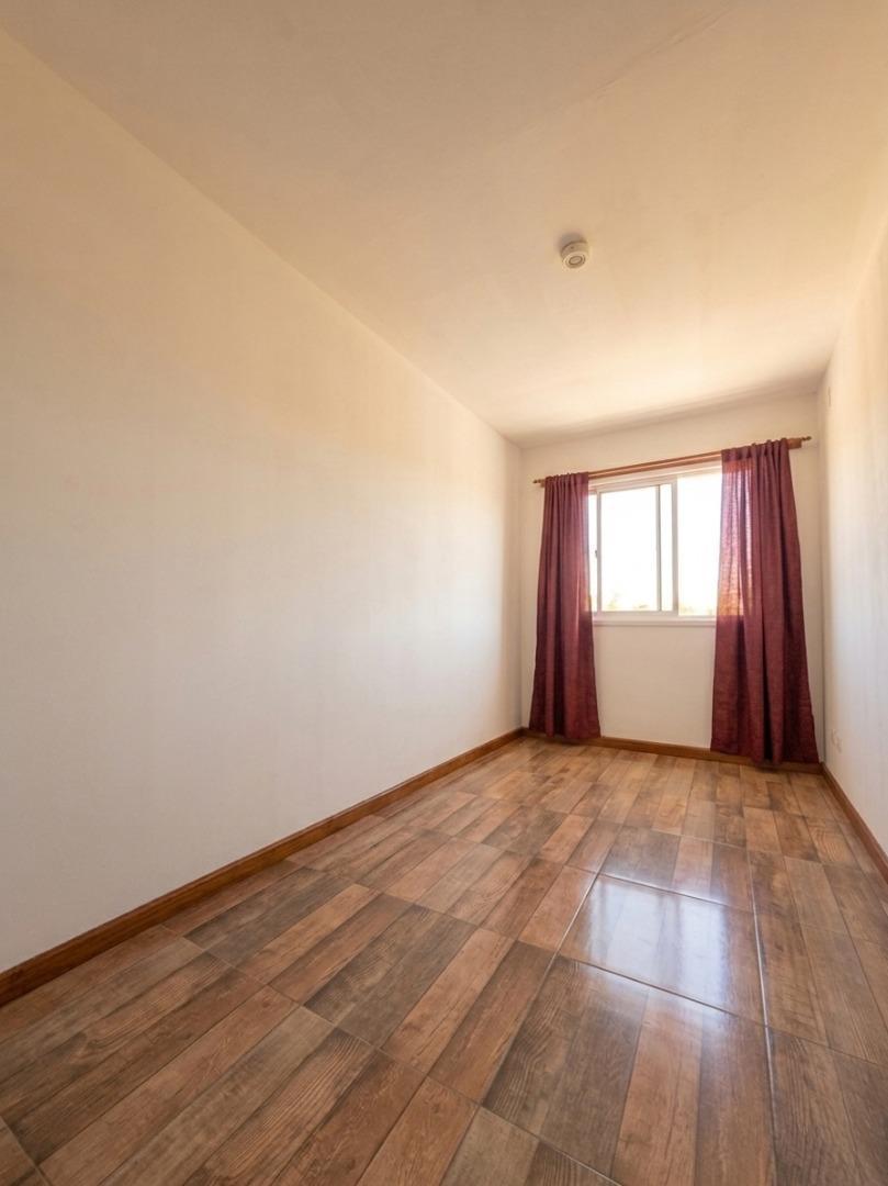 VENTA CASA 5 AMBIENTES CON PILETA A LAGUNA EN ESCOBAR