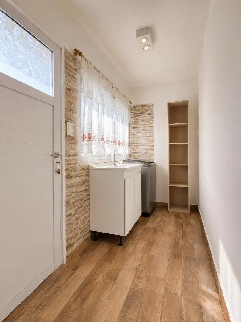 VENTA CASA 5 AMBIENTES CON PILETA A LAGUNA EN ESCOBAR 5