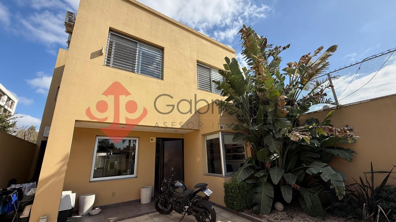 CASA 4 6 AMBIENTES ITUZAINGÓ NORTE