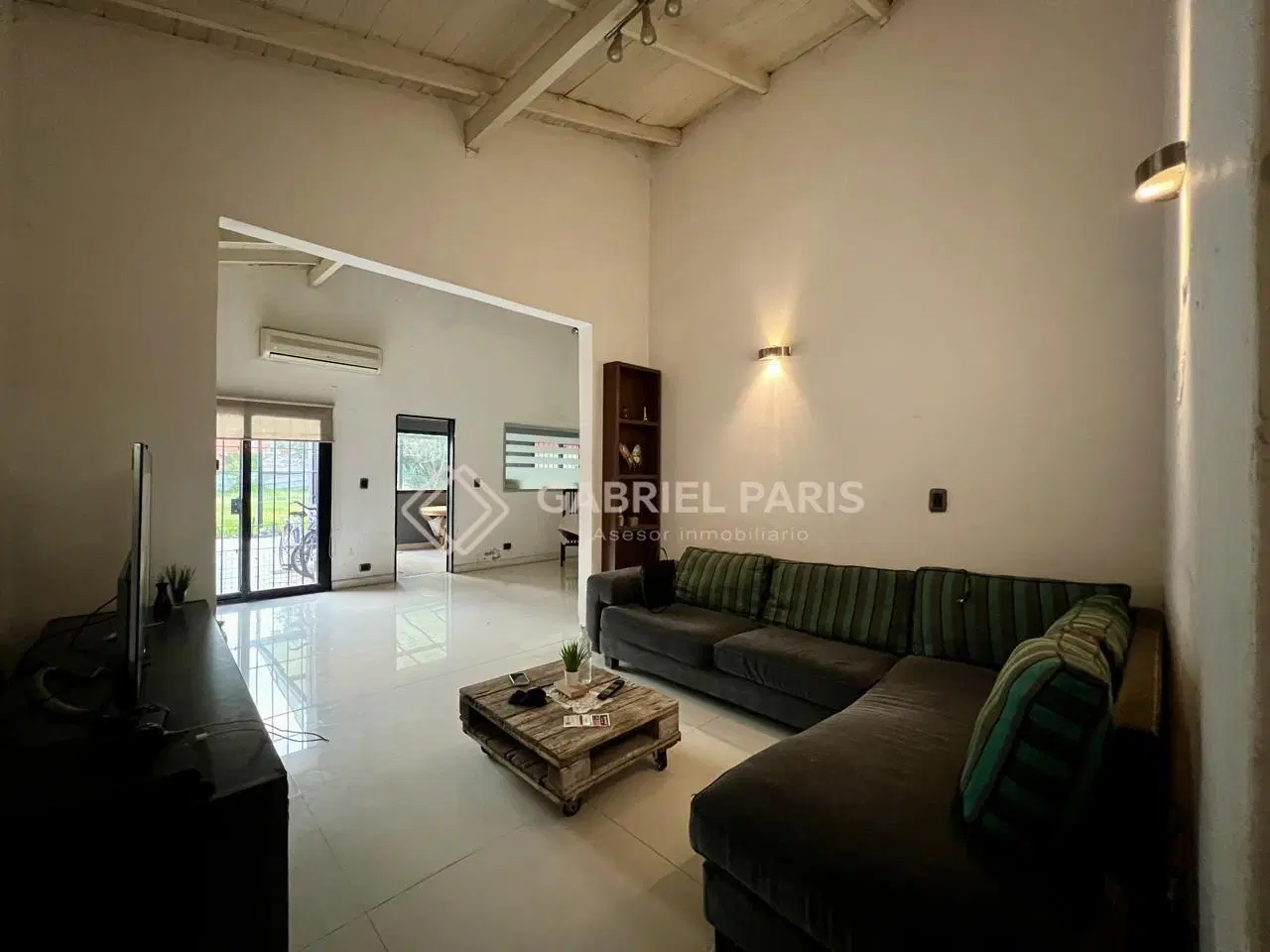 Casa 4 ambientes. | ALBERTI 450 2
