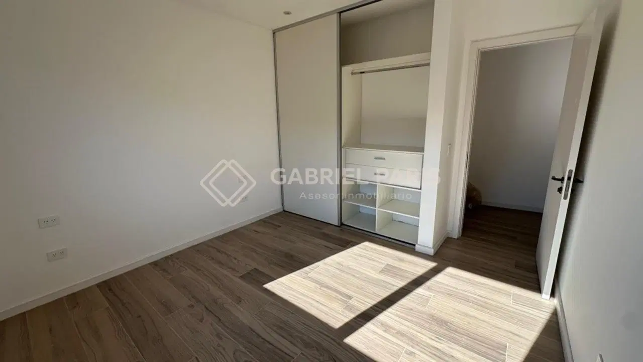 Casa 5 ambientes. | Colectora Norte. Acc Oeste km 47 3