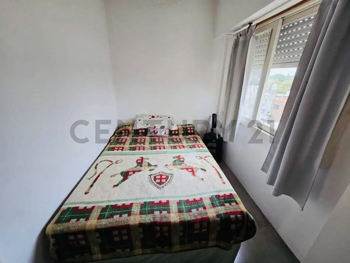 VENTA DEPARTAMENTO 3 AMBIENTES C/ TERRAZA COMPARTIDA - VERSALLES 5
