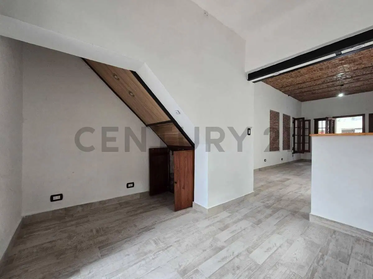 VENTA CASA A ESTRENAR 5AMB CON PATIO Y TERRAZA - CIUDADELA 8