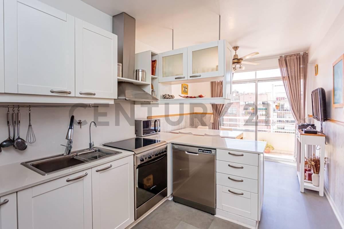 Foto de VENTA DEPARTAMENTO 4 AMB/ ESCRITORIO/ 2 BALCONES/ TERRAZA PROPIA/, imagen 4