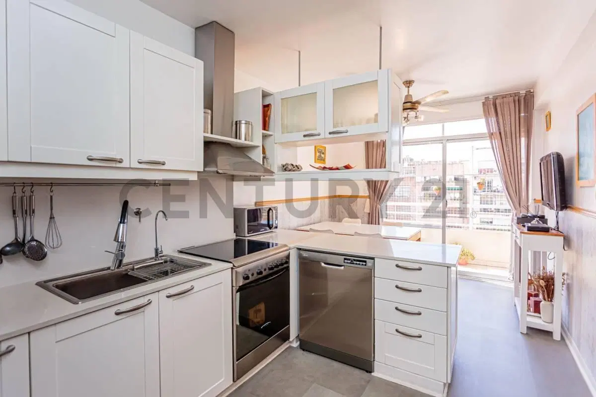 VENTA DEPARTAMENTO 4 AMB/ ESCRITORIO/ 2 BALCONES/ TERRAZA PROPIA/ COCHERA/LASCAÑITAS 4