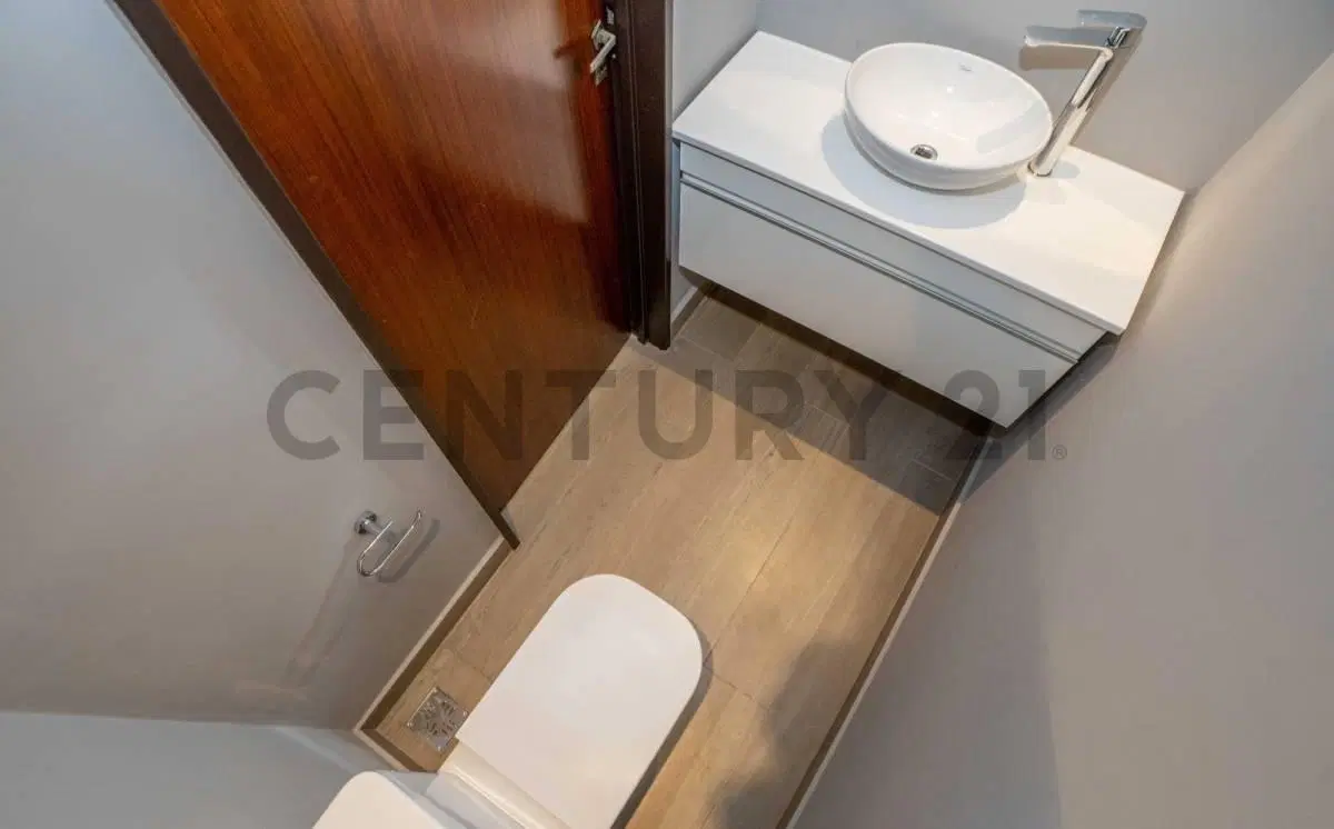 VENTA PH 5 AMBIENTES CON PATIO Y COCHERA RECICLADO A NUEVO - VILLA DEVOTO 8