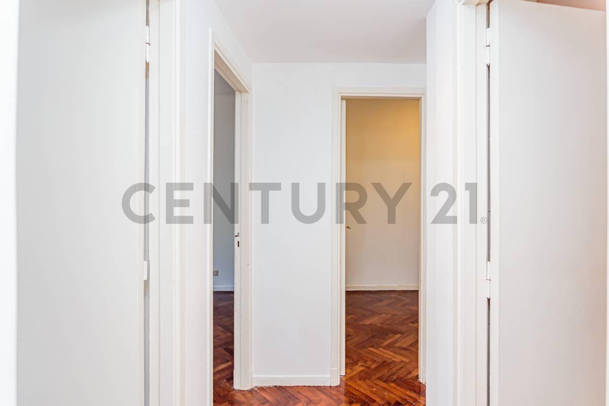 Foto de VENTA DEPARTAMENTO 3 AMBIENTES C/BALCON Y DEPENDENCIA EN BELGRANO., imagen 3
