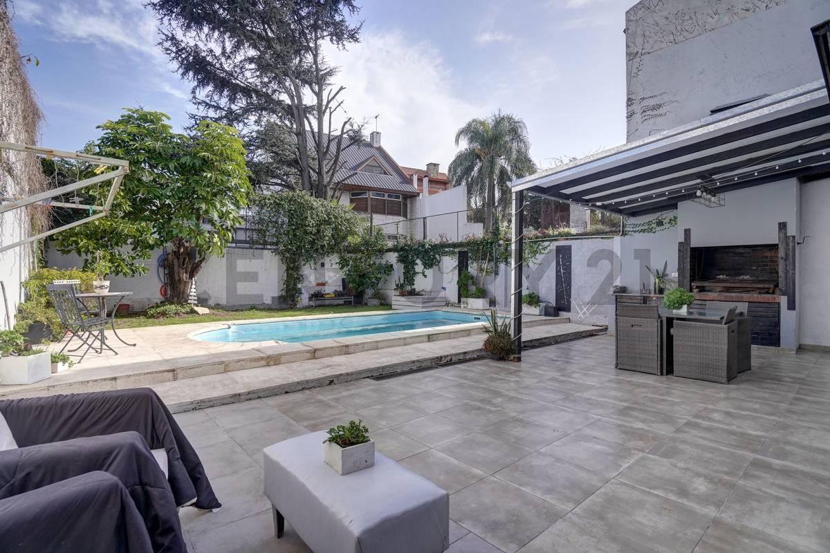 Foto de VENTA CASA CON JARDIN Y PISCINA - VERSALLES, imagen 5