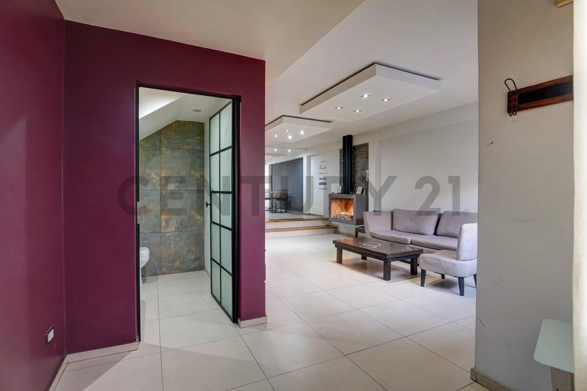 Foto de VENTA CASA CON JARDIN Y PISCINA - VERSALLES, imagen 1