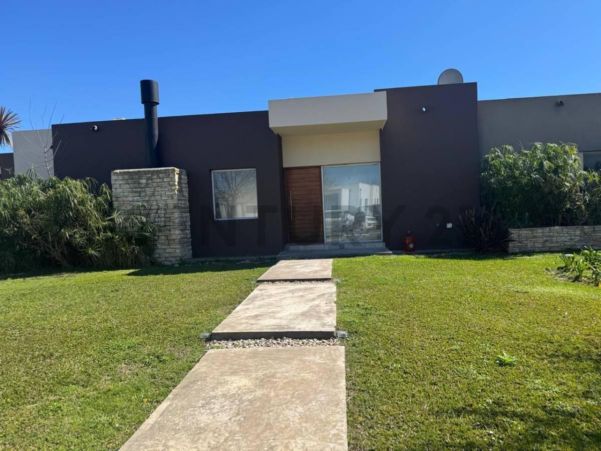 Foto de VENTA | CASA | 4 HABITACIONES | 1 PLANTA | PISCINA | BARRIO GOLF – EL, imagen 1