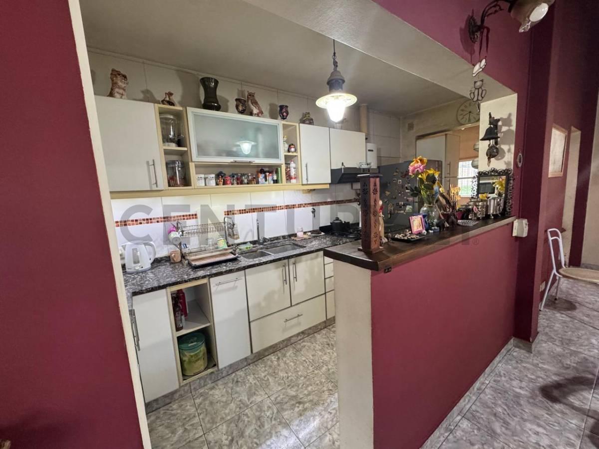 Foto de VENTA | CASA 4 AMBIENTES A REFACCIONAR I CON QUINCHO Y PISCINA |, imagen 3