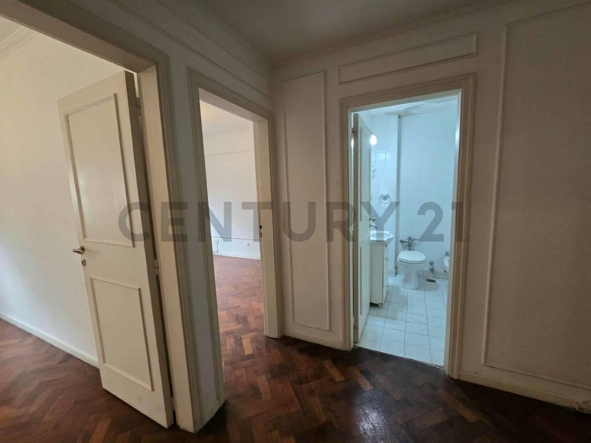 Foto de VENTA DEPARTAMENTO 4 AMBIENTES CON DEPENDENCIA - RETIRO, imagen 2
