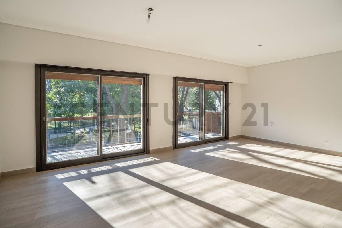 Foto de VENTA PH 5 AMBIENTES CON PATIO Y COCHERA RECICLADO A NUEVO - VILLA, imagen 1