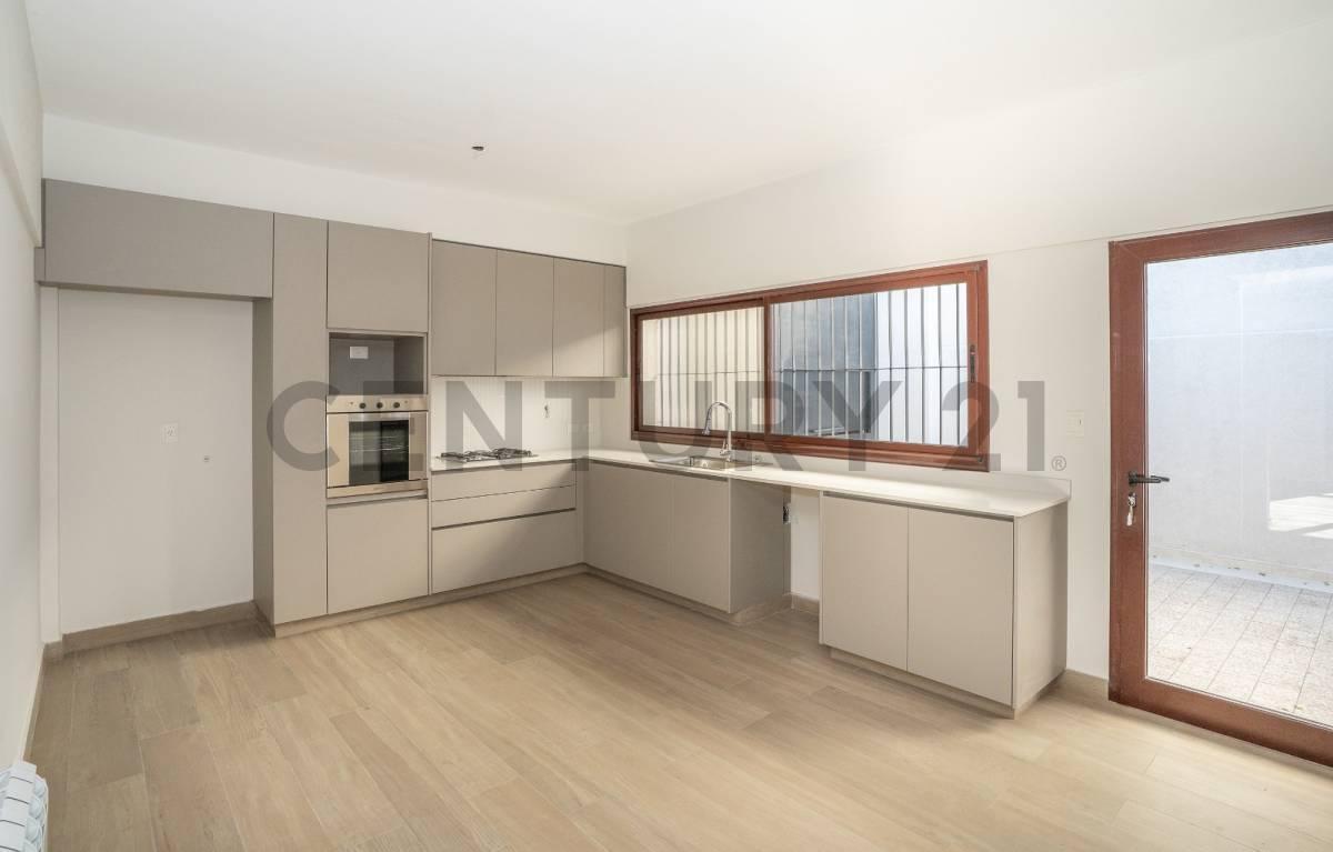 Foto de VENTA PH 5 AMBIENTES CON PATIO Y COCHERA RECICLADO A NUEVO - VILLA, imagen 3