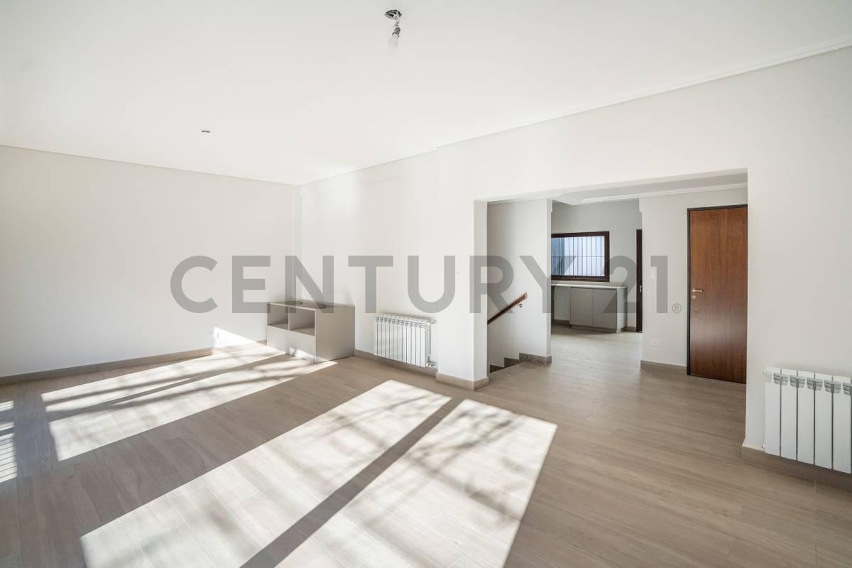 Foto de VENTA PH 5 AMBIENTES CON PATIO Y COCHERA RECICLADO A NUEVO - VILLA, imagen 2