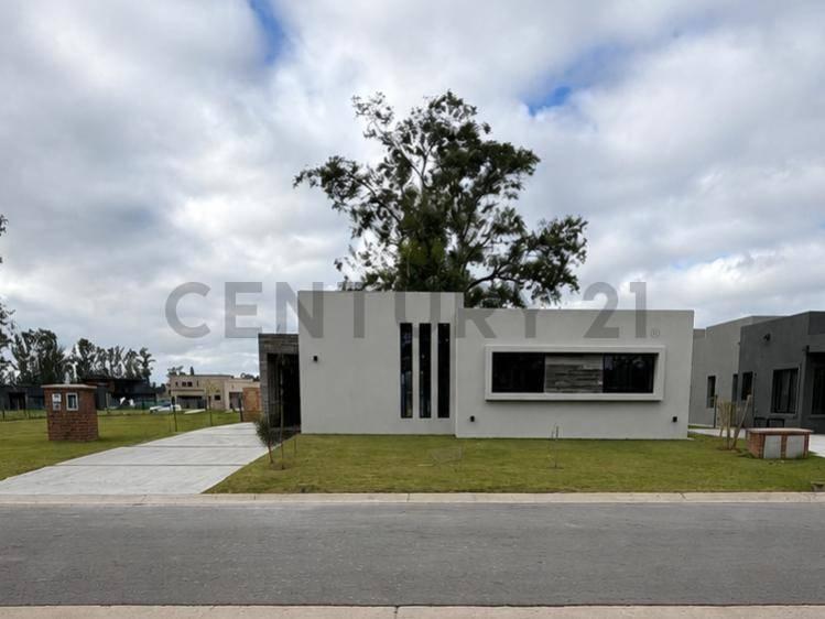 Foto de VENTA | CASA | 4 AMBIENTES | SANTA SOFIA | PILAR DEL ESTE, imagen 1