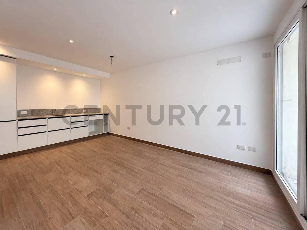 Foto de VENTA DEPARTAMENTO 2 AMBIENTES CON PATIO Y PARRILLA A ESTRENAR -FLORES, imagen 1